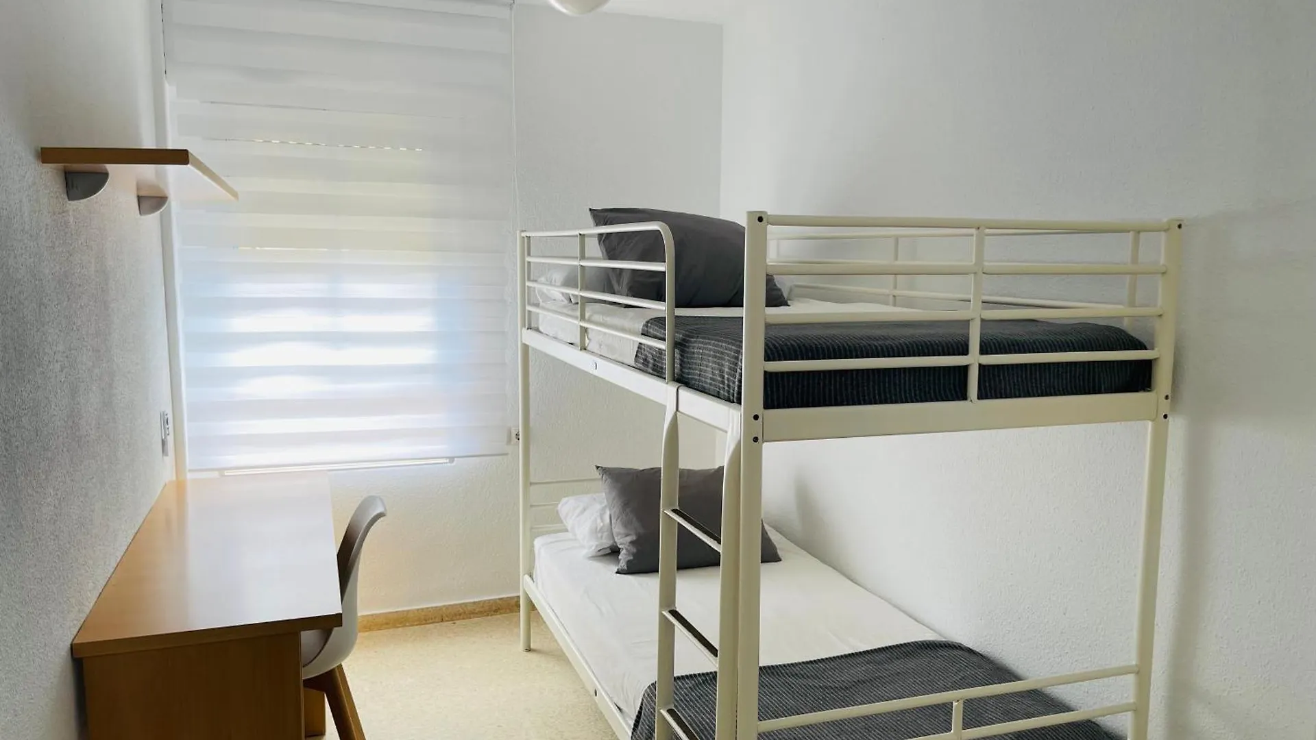 Apartment Sol Y Playa, Acogedor Piso Familiar En Benalmadena Con 3 Dormitorios Spain